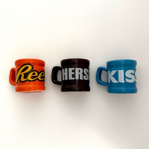 🎁 Hershey’s Company Mini Mug Trio Reese’s Kisses Hershey - Picture 1 of 2